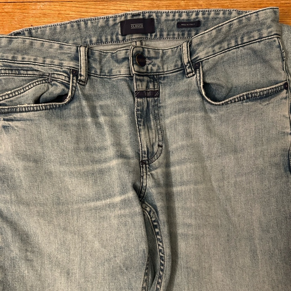 CLOSED “A Better Blue” Italian Denim Jeans. Light Wash Premium Sustainable Denim